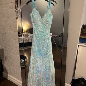 Morgan & Co. White and Blue Spaghetti Strap Prom Gown
